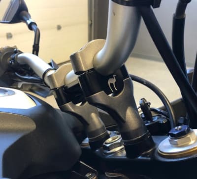 INSTALACION ACCESORIOS - ALZAMANUBRIO