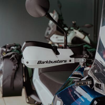 INSTALACION ACCESORIOS CUBREPUÑOS