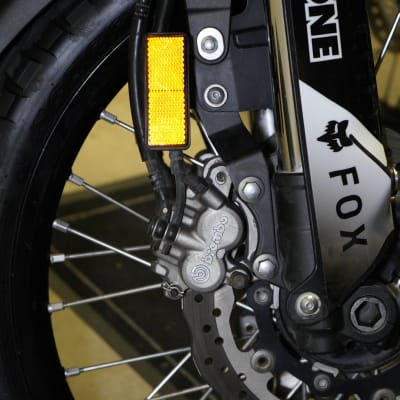 CAMBIO DE PASTILLAS DE FRENOS DELANTERO