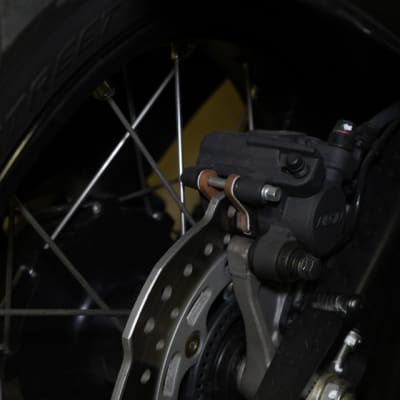 CAMBIO DE PASTILLAS DE FRENOS TRASERO