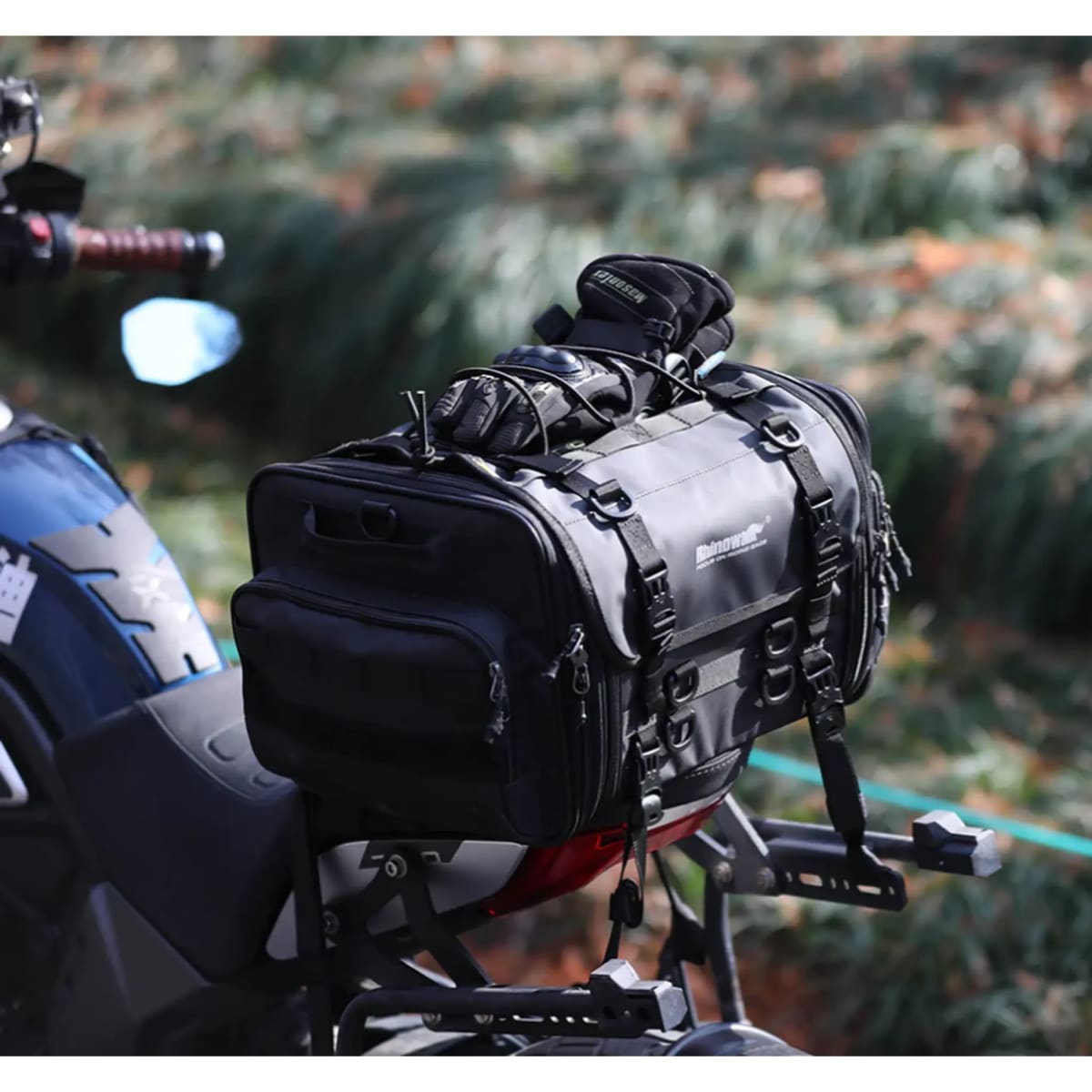 BOLSO DE COLA 40 A 60 LITROS - NEGRO2