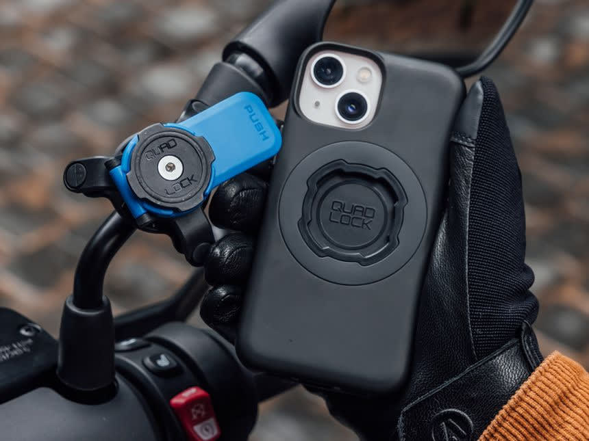 MAG CASE IPHONE 153