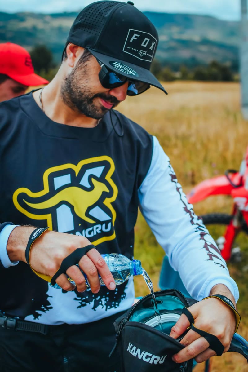 MALETA DE HIDRATACION 2L (PACK M)11