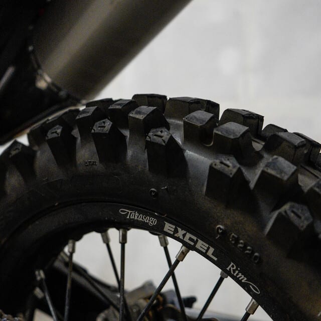 CAMBIO DE NEUMATICO TRASERO1