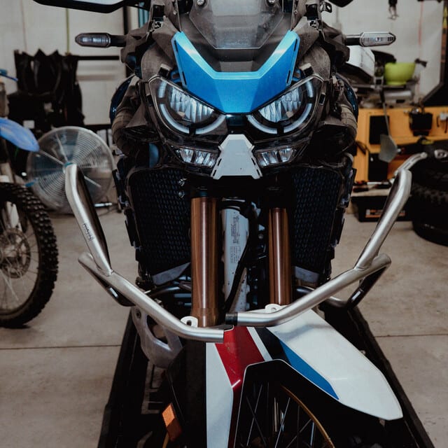 INSTALACION ACCESORIOS DEFENSAS DELANTERAS1