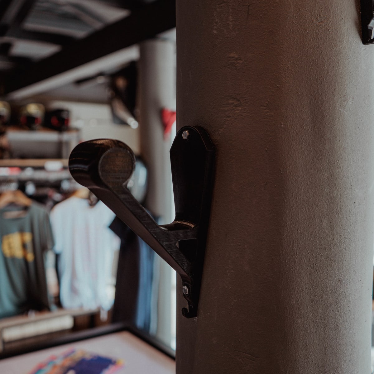 COLGADOR / SOPORTE DE PARED PARA CASCO3