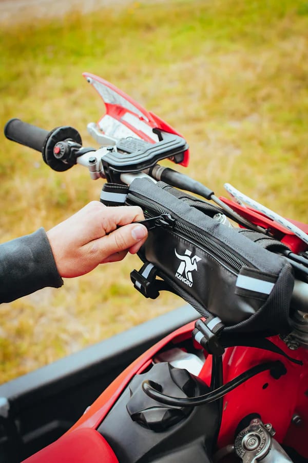 MALETA DE MANUBRIO11