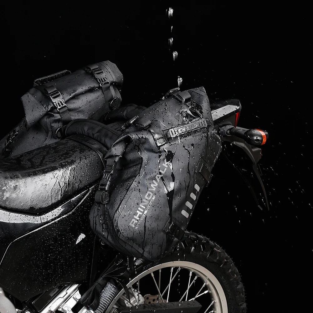 BOLSO 18 LT. IMPERMEABLE NEGRO1