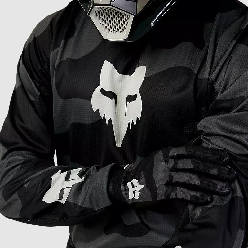 POLERA 180 BNKR CAMO NEGRO2