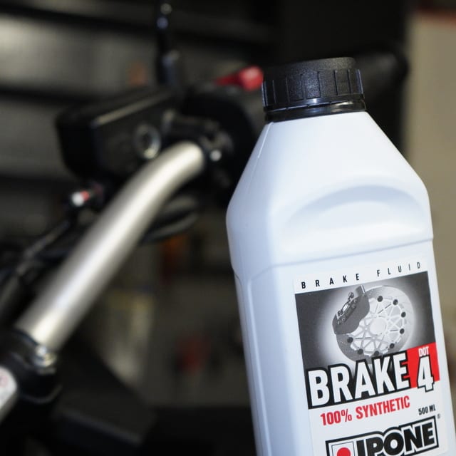 CAMBIO LIQUIDO DE FRENOS TRASERO1