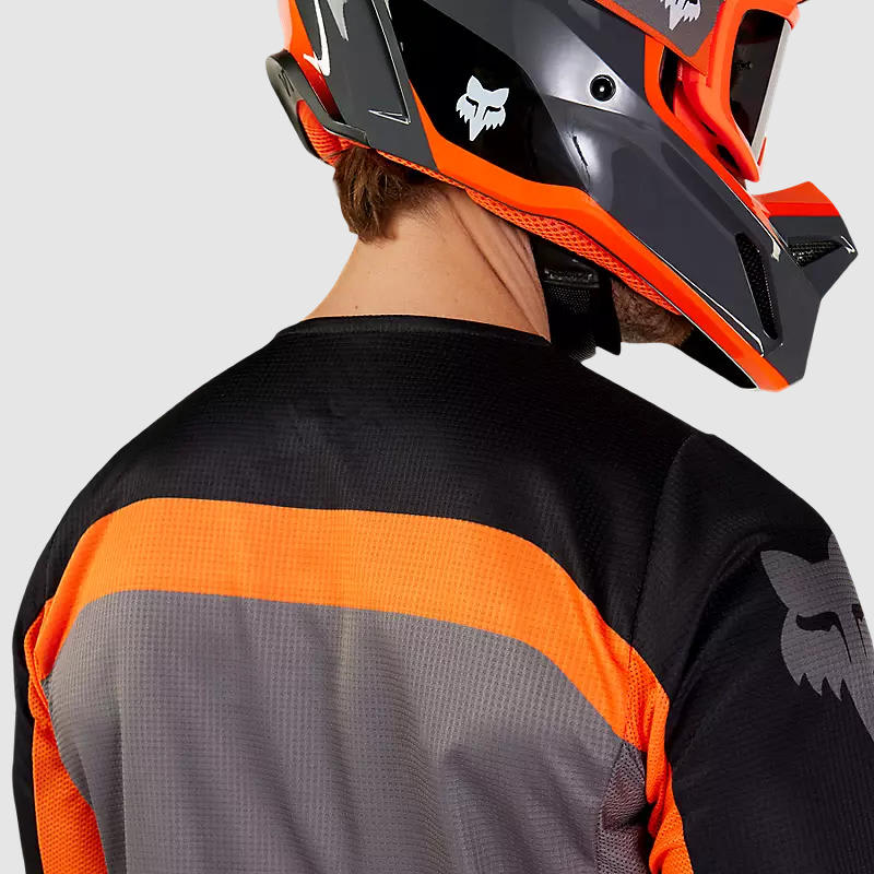 POLERA 180 BALLAST NEGRO/NARANJO5