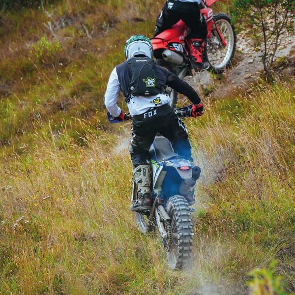 MALETA DE HIDRATACION 2L (PACK M)12