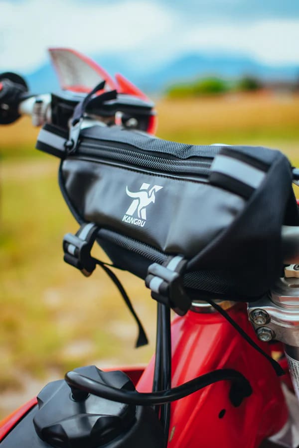 MALETA DE MANUBRIO10