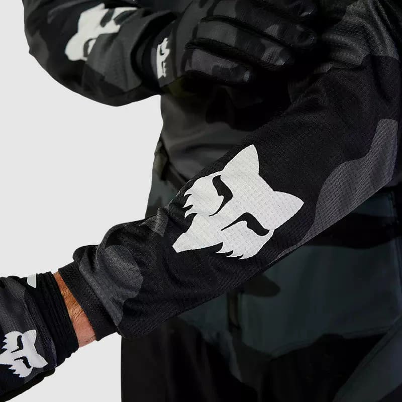 POLERA 180 BNKR CAMO NEGRO3