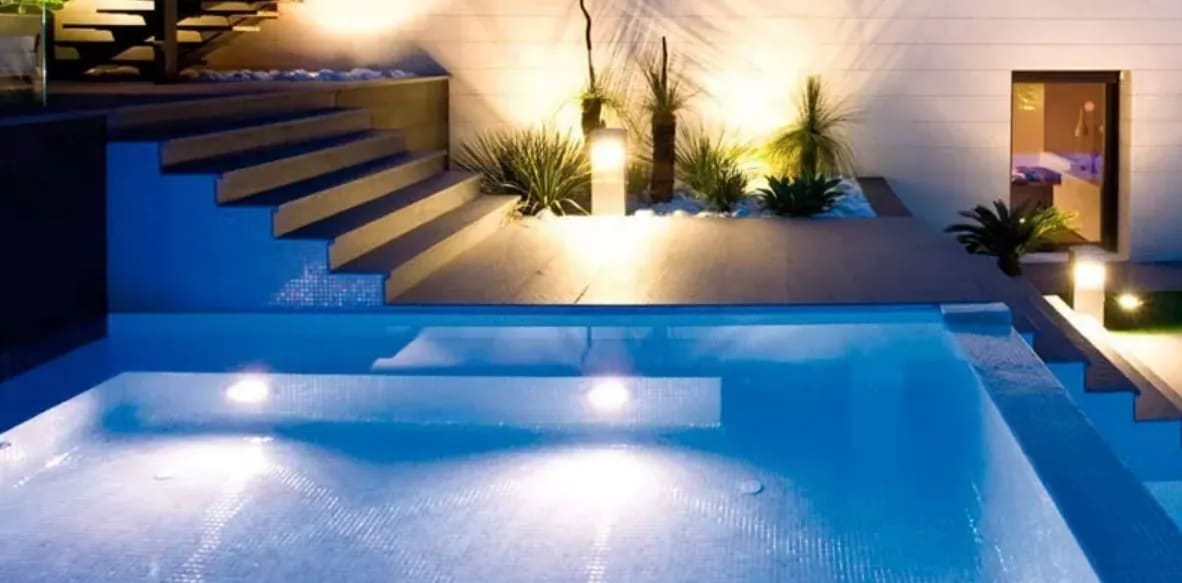 Foco LED Piscina Inteligente Blanco Frío 18W 240mm Arkifi2