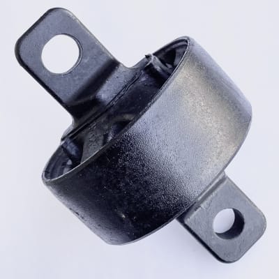 Buje Bandeja Inferior Trasero TUCSON 2016-2021, Izq/Der1