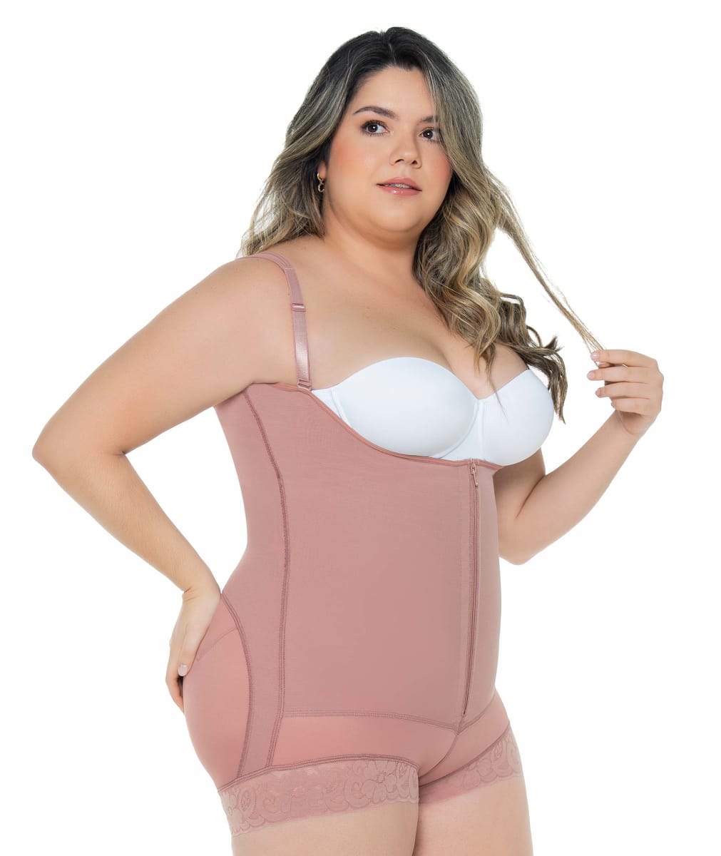 BODY CON ENCAJE8