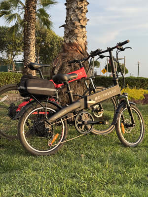 ¿Bicicleta eléctrica o motocicleta?