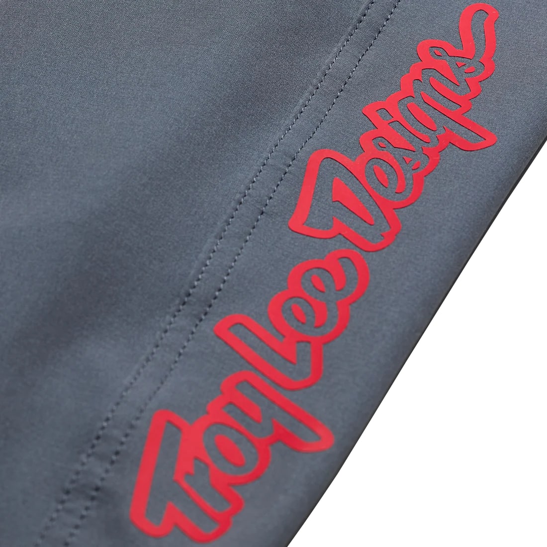 Skyline Superlyte Pant3