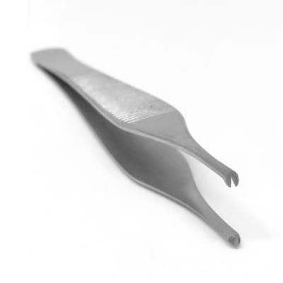 PINZA ADSON QUIRÚRGICA CON DIENTES1