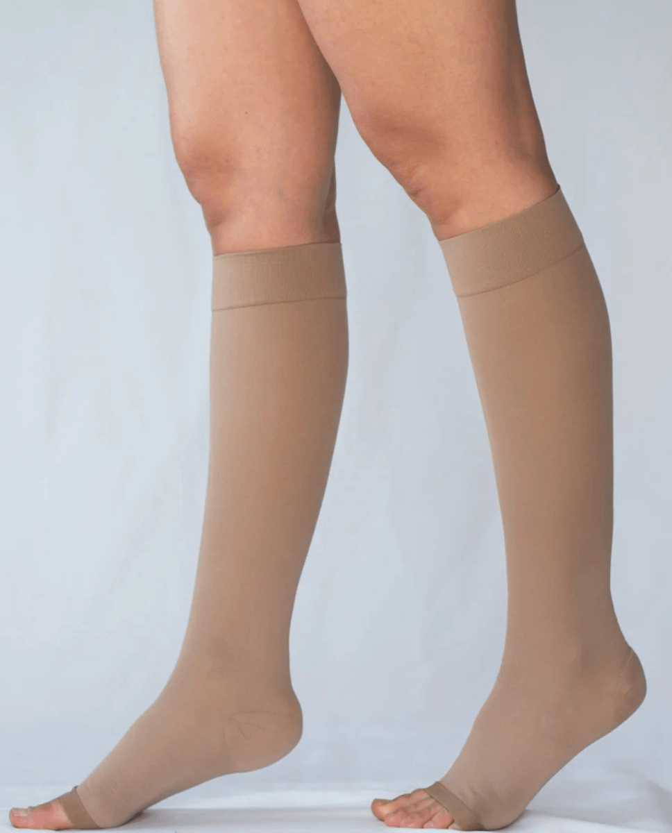 MINI MEDIA GAMBALETTO COMPRESION GRADUADA 20/30 mmHg CON CALZADOR3