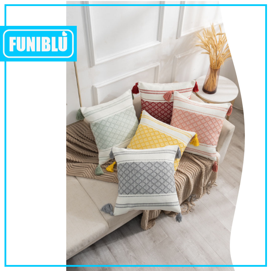 FUNDA CROCHÉ POMPON 45X451