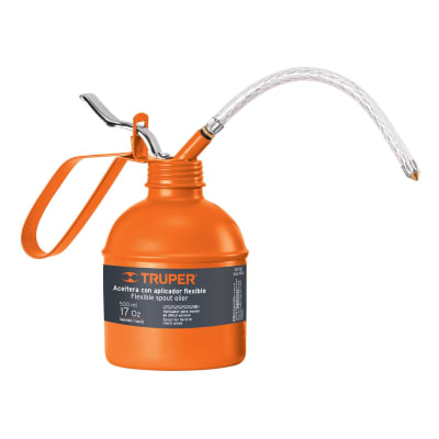 Aceitera de 500 ml 17 Oz con aplicador flexible Truper