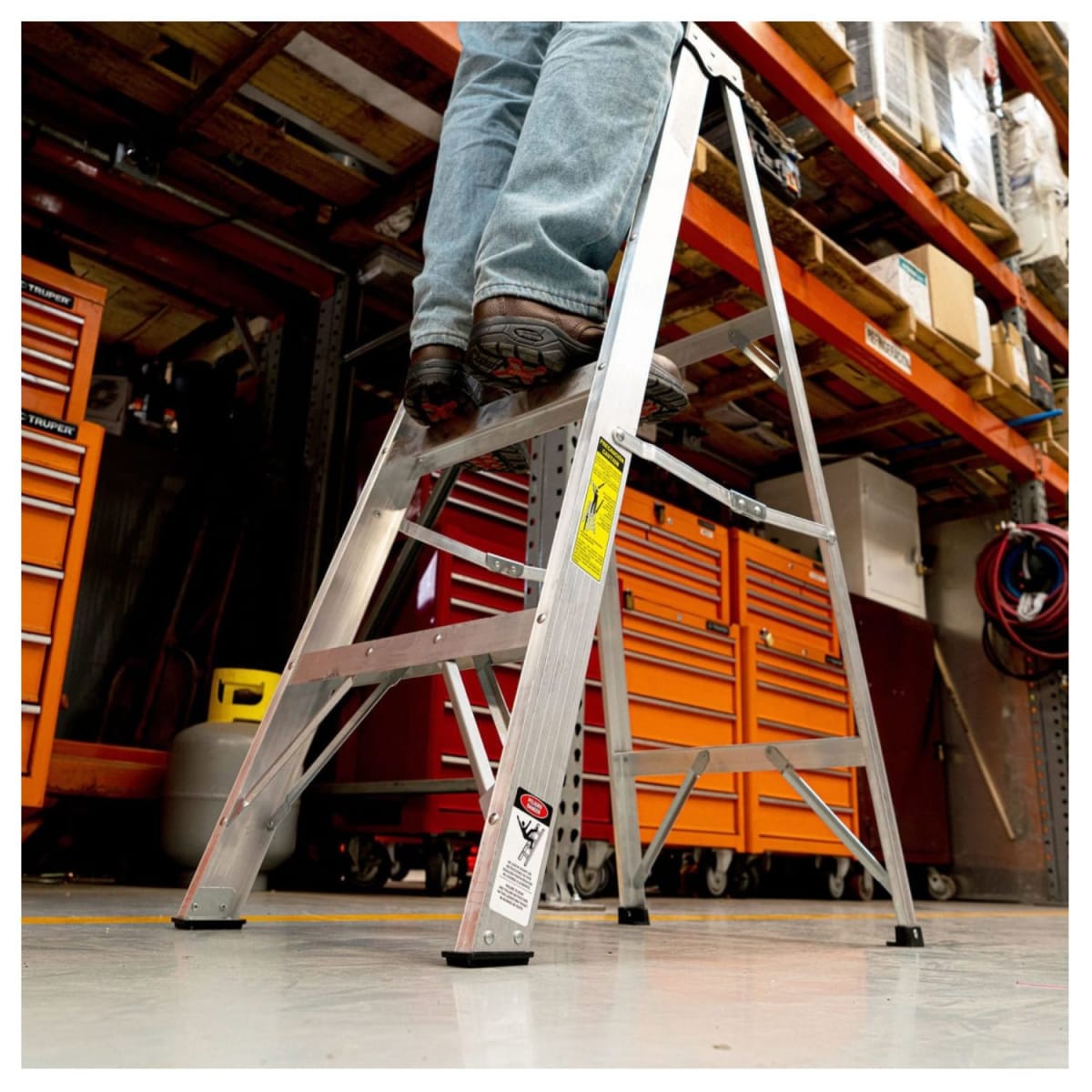 Escalera Tipo Tijera 3 Peldaños Soporta 150 Kg Truper6