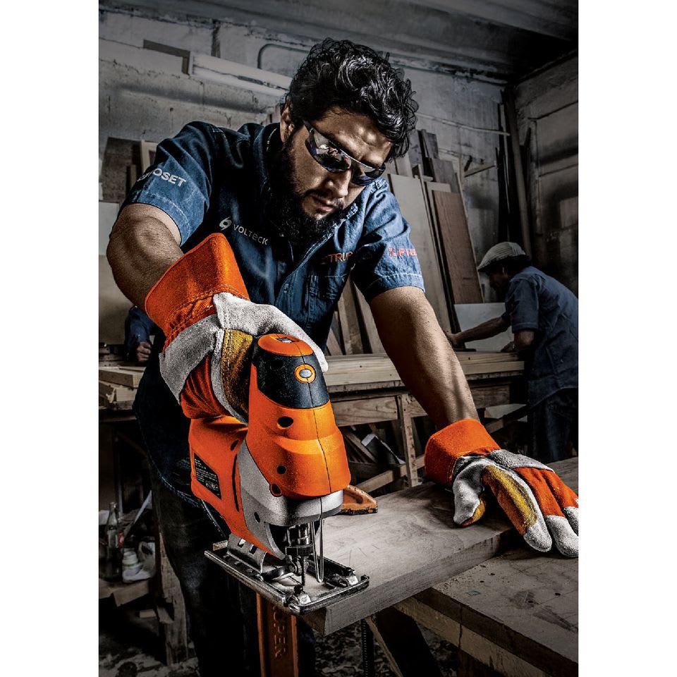 Sierra Caladora Profesional 750W + 16 Seguetas Truper 8