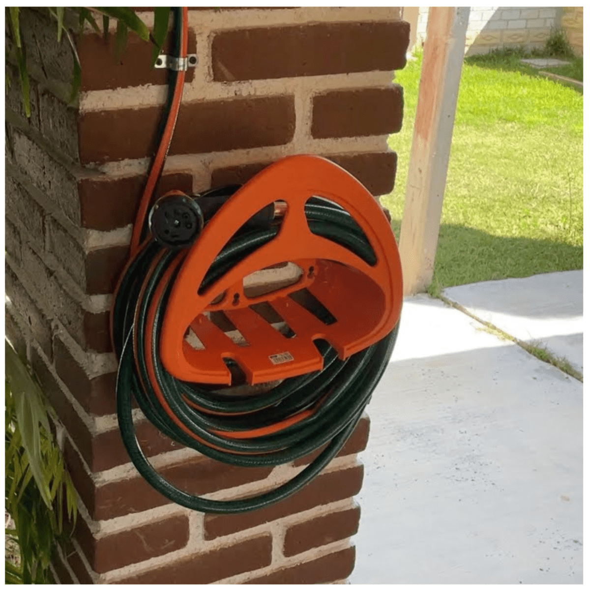 Portamanguera para manguera de riego Truper5