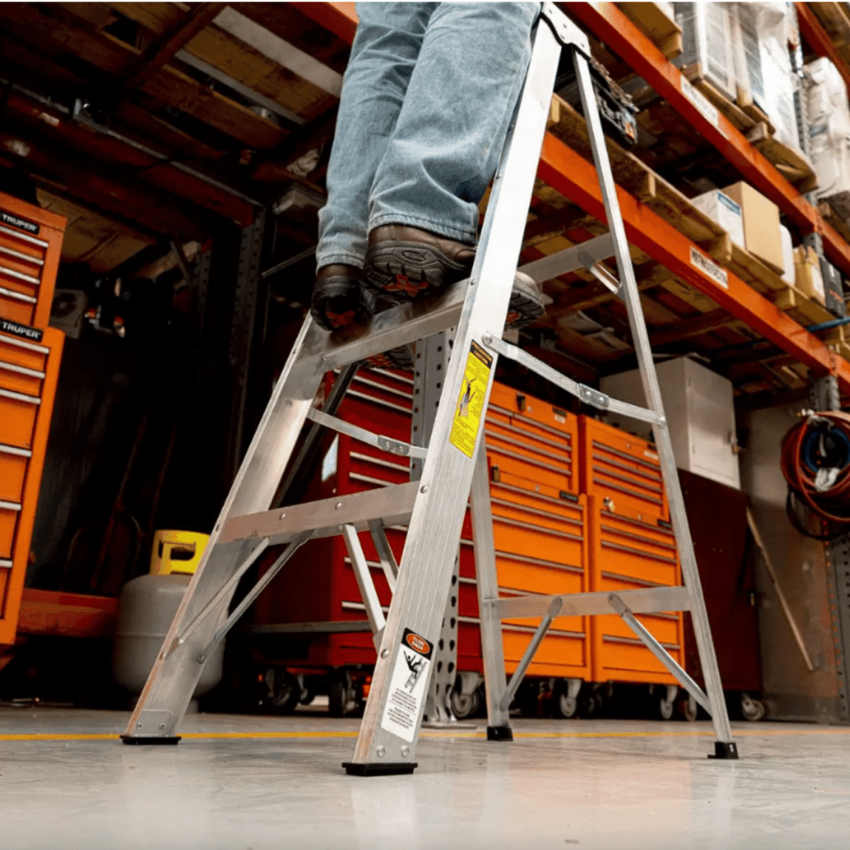 Escalera Tipo Tijera 3 Peldaños Soporta 175 Kg Truper5