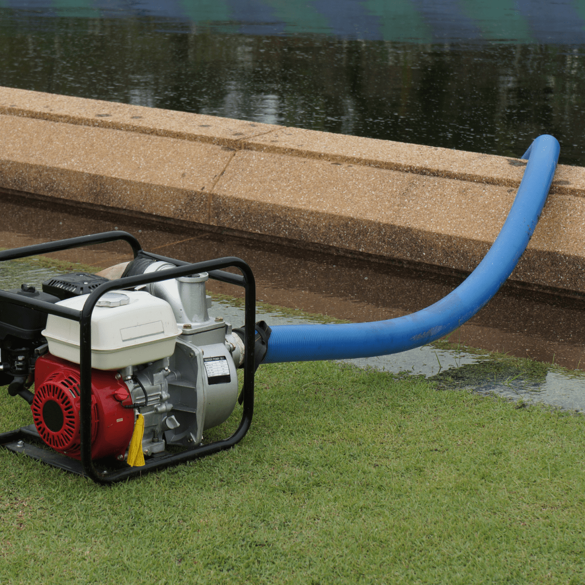 Motobomba autocebante 2