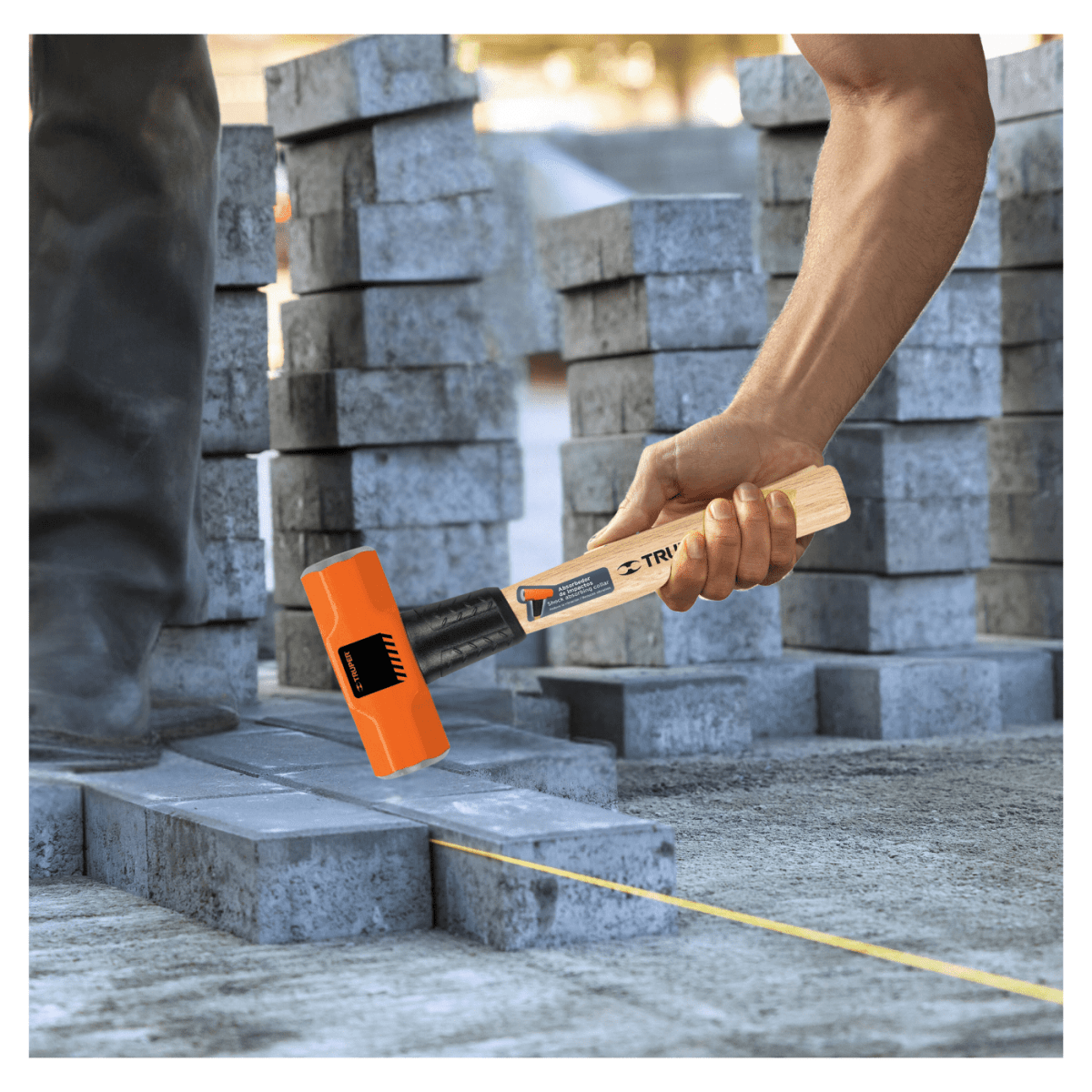 Comba octagonal 3 lb. mango de madera 12''. truper4