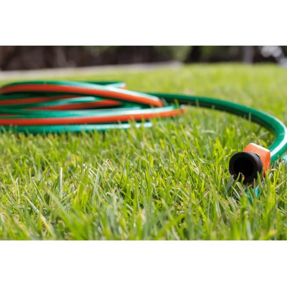 combo aspersor metálico + manguera de 20m y caño de jardín7