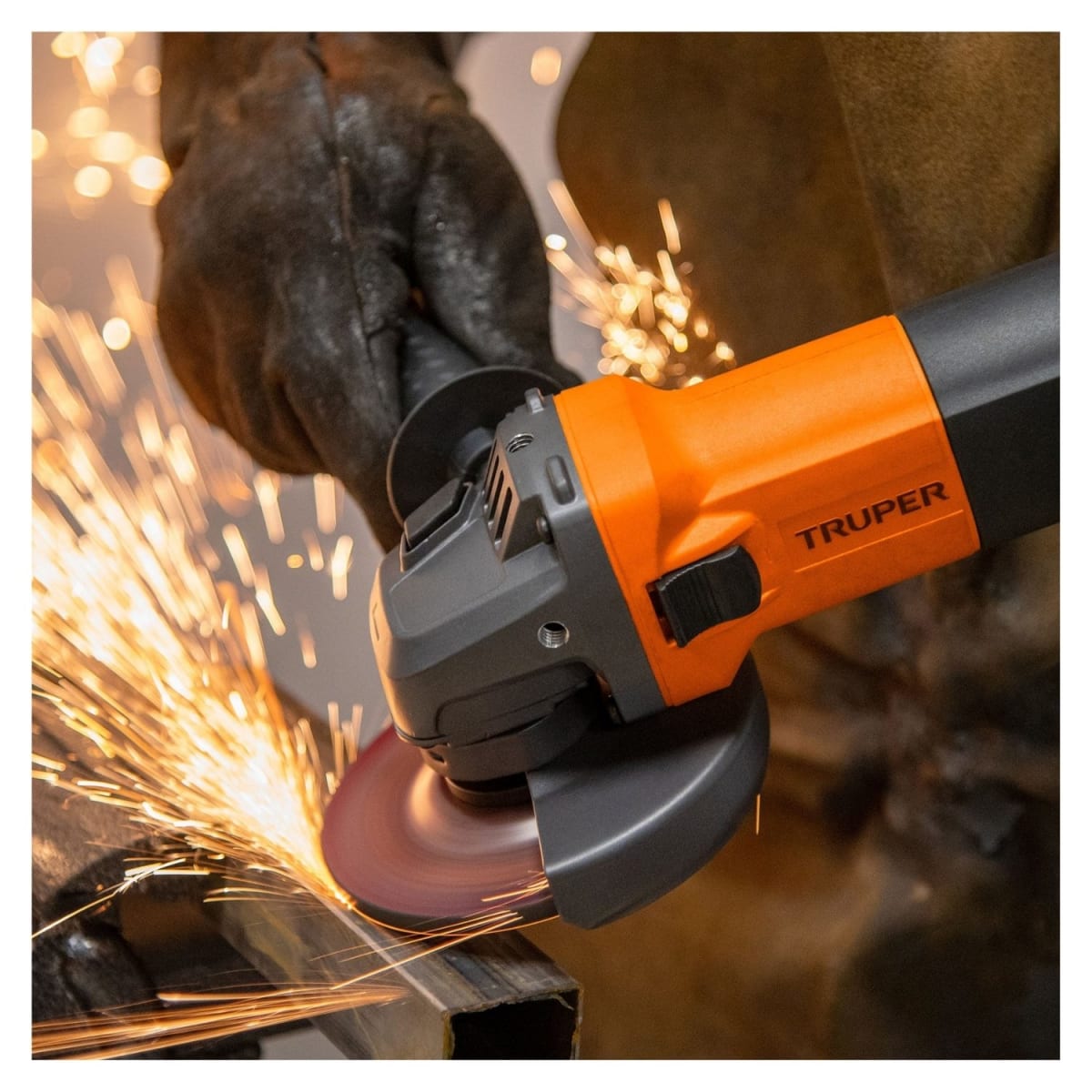 Soldadora inversora 130 A Redbo + Amoladora 4 ½