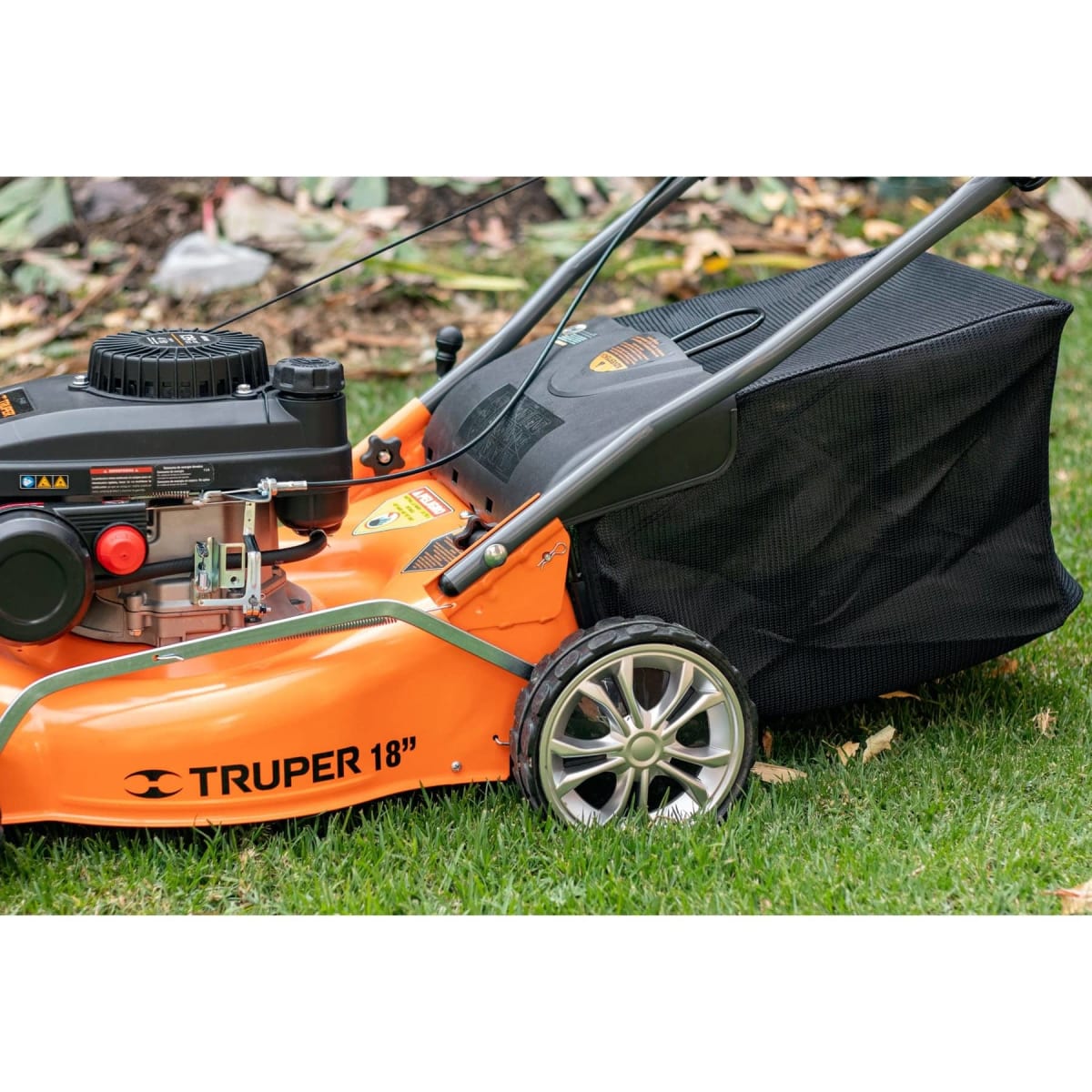 Podadora con motor a gasolina de 4 hp 18