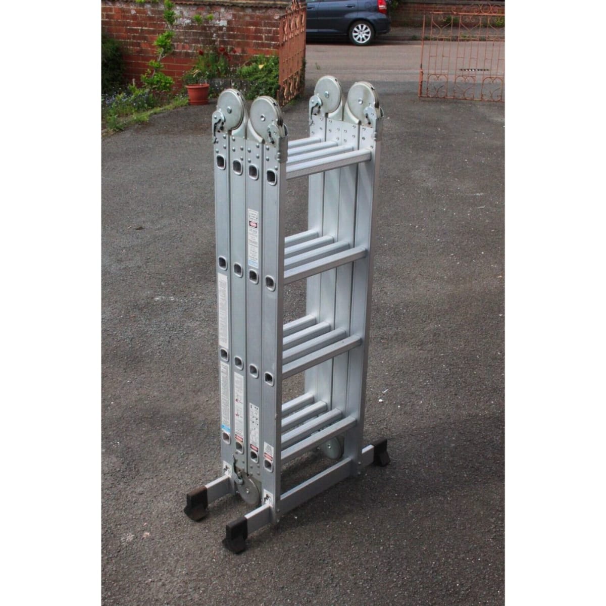 Escalera multiposición 16 peldaños soporta 200Kg Truper15