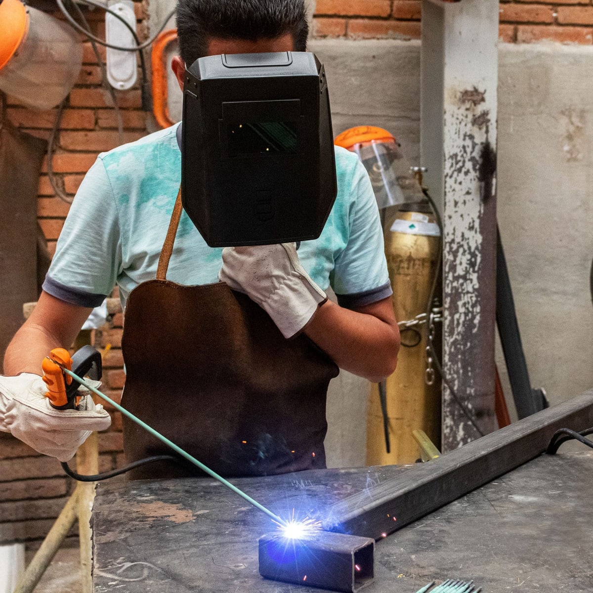 Soldadora inversora 130 A Truper2