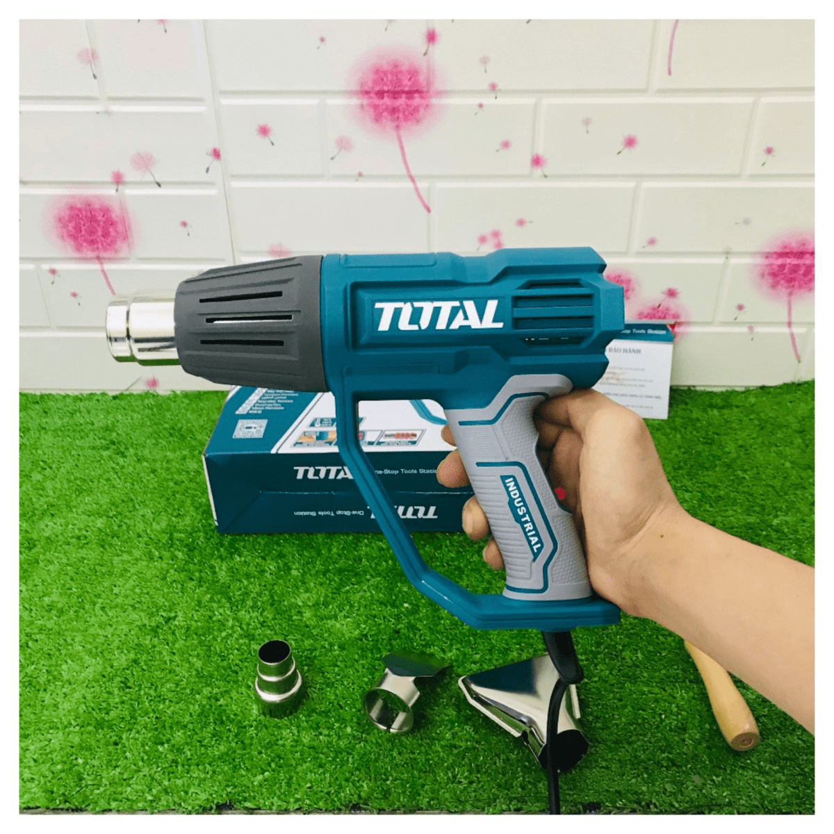 Pistola de calor graduable 2000w con accesorios Total6