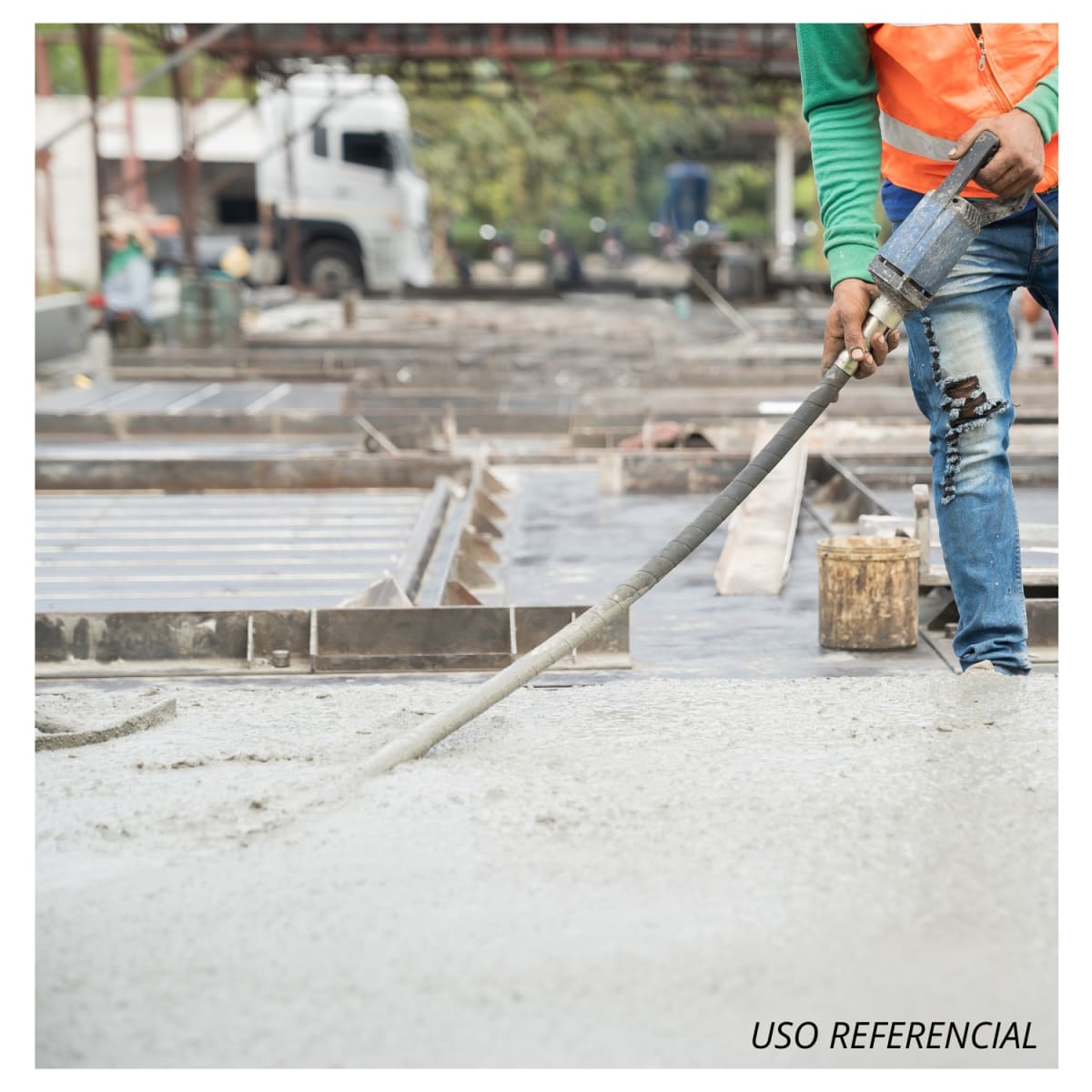 Vibrador de concreto 20v + batería 2 A.h + cargador y manguera Total5