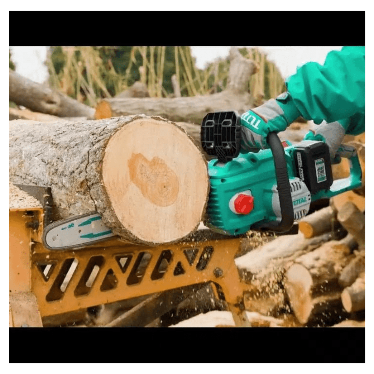 Motosierra inalámbrica 16