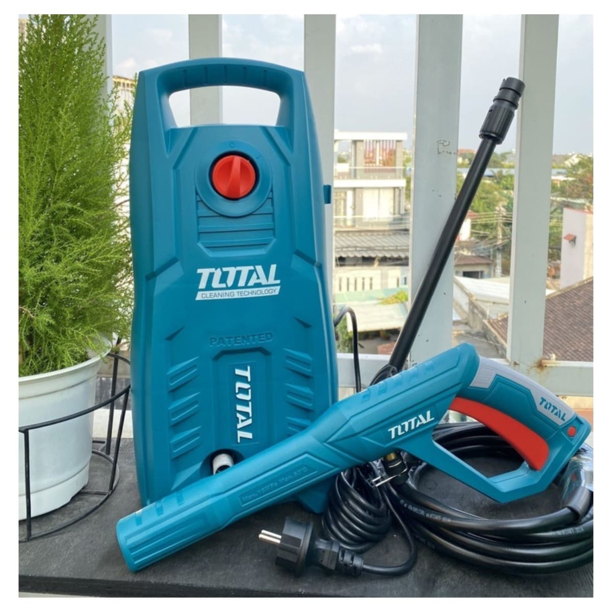 Hidrolavadora 1400w Total + manguera y conectores3