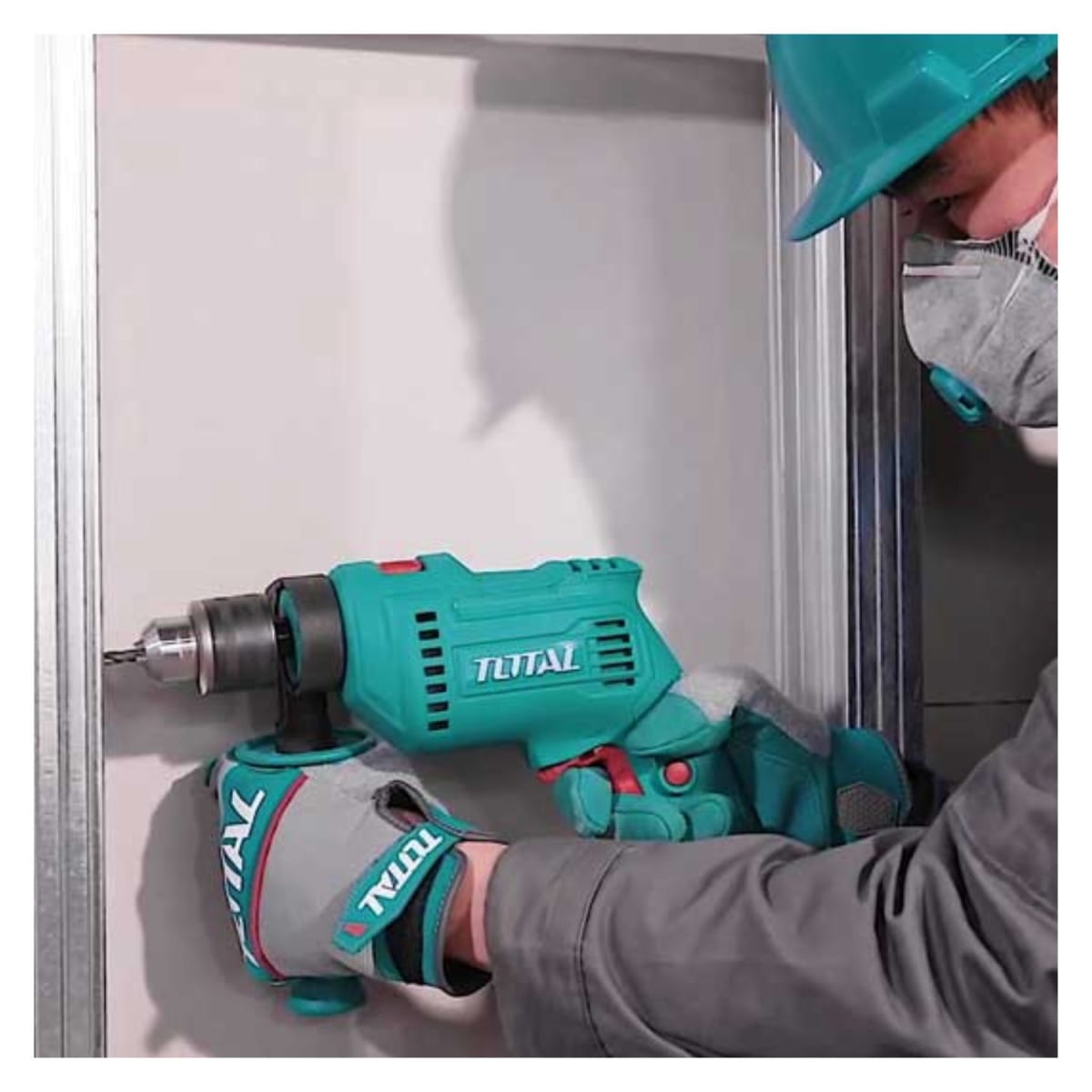 Taladro Percutor 680w Industrial + Set Herramientas Total6