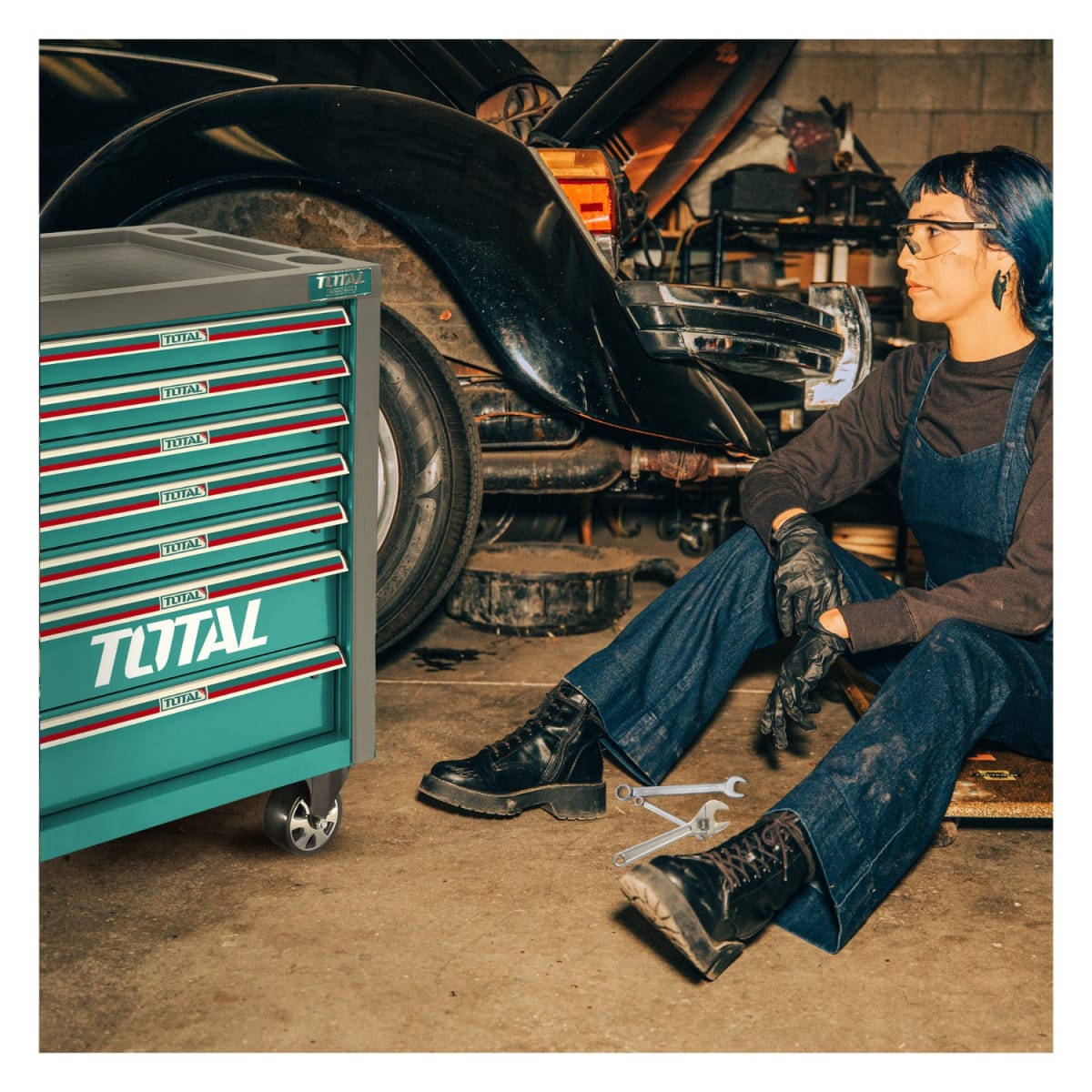 Gabinete para herramientas 7 cajones Total4