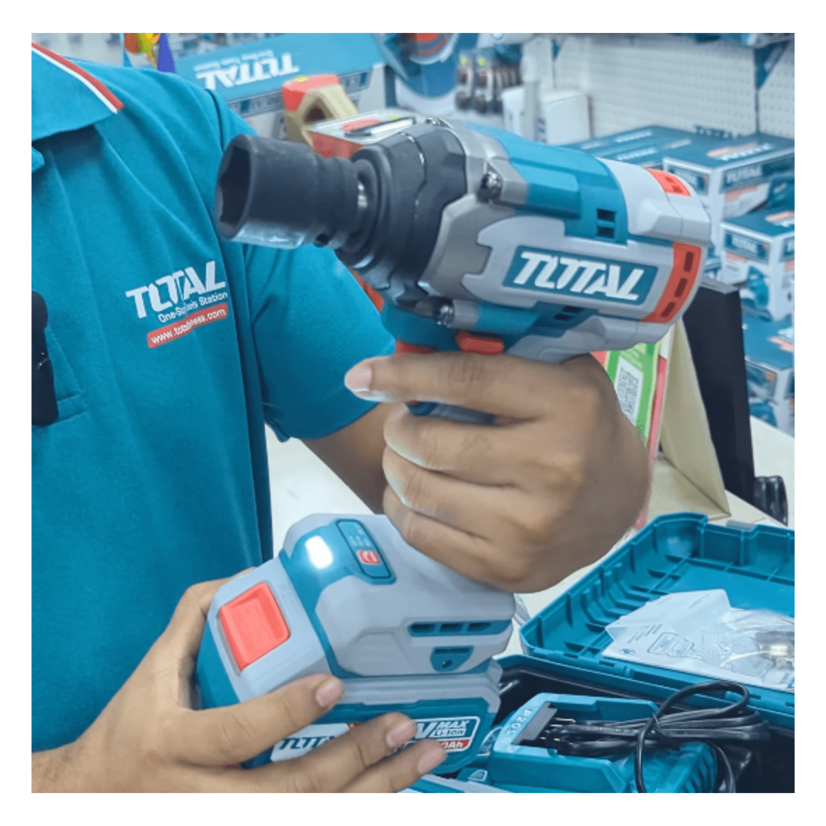 Llave de impacto 500nm 2 baterias 4ah Total5