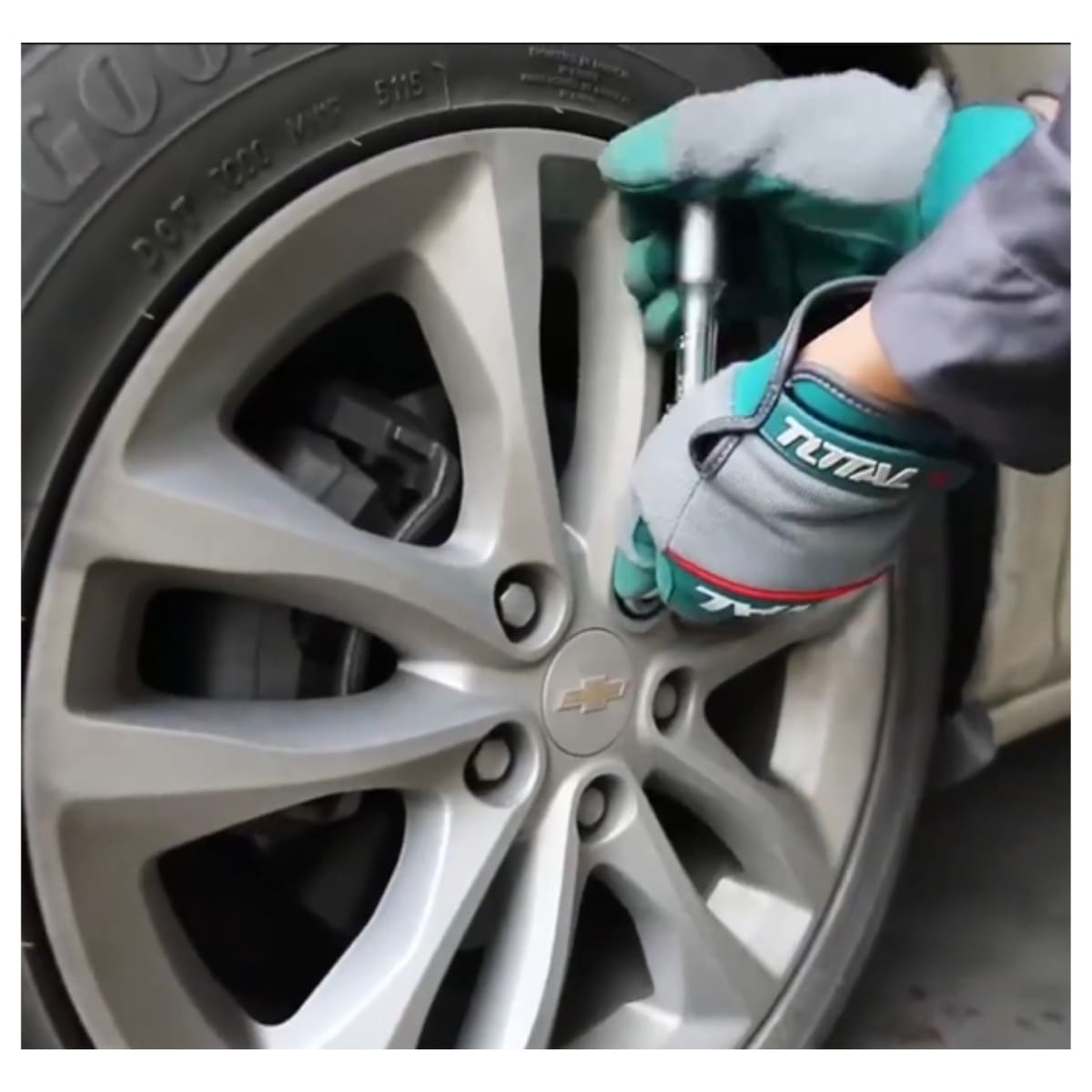 Juego de dados hexagonal en llave 9 piezas Total4