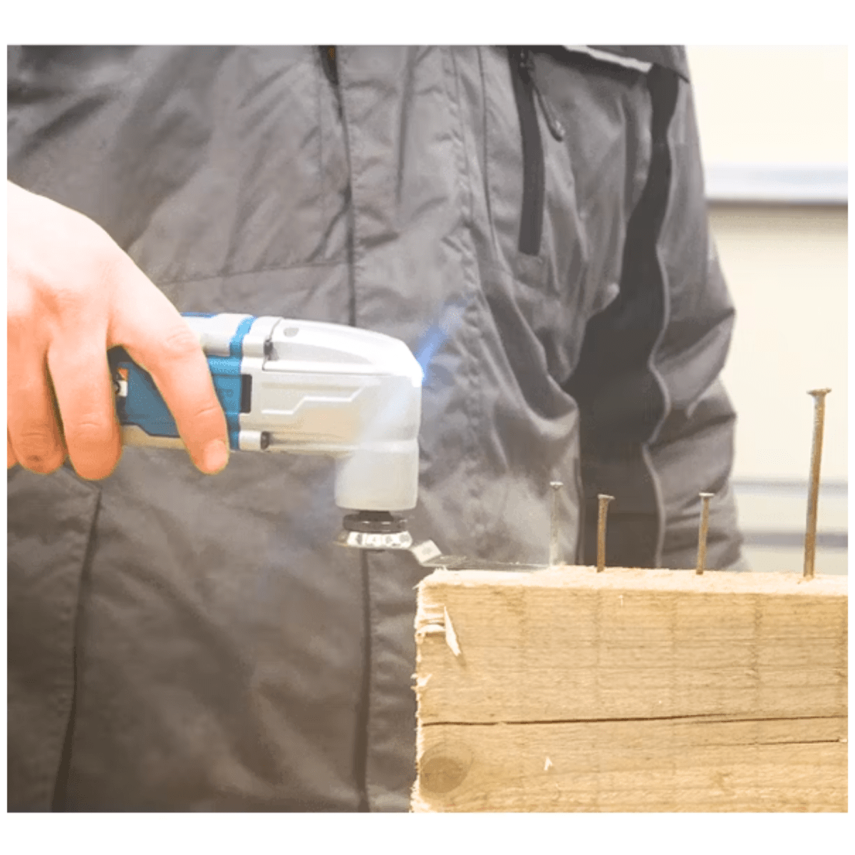 Herramienta multifuncion 20v incluye bateria 2ah y cargador Total5