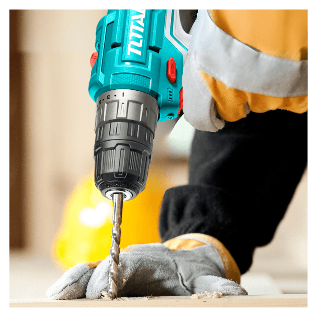 Taladro 12v + linterna + lampara + batidora Total10