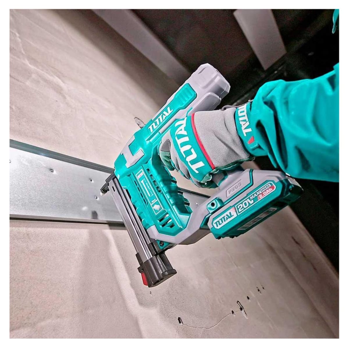 Combo Clavadora de madera y concreto industrial Total8