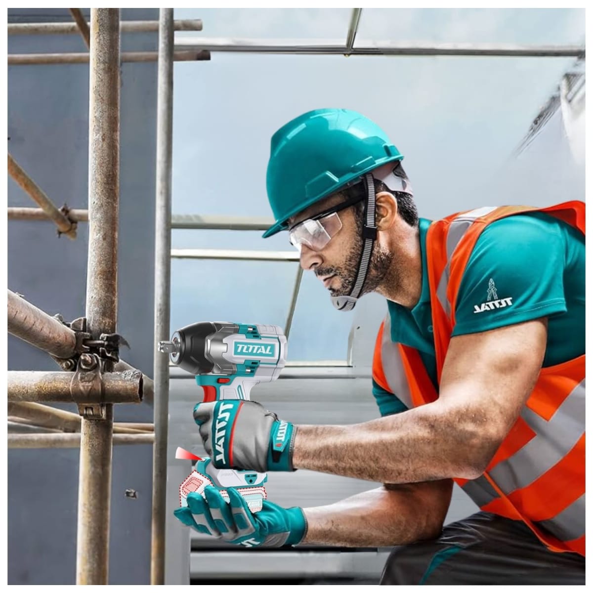 Llave de impacto 850nm + bateria 4ah + cargador Total + batidora7